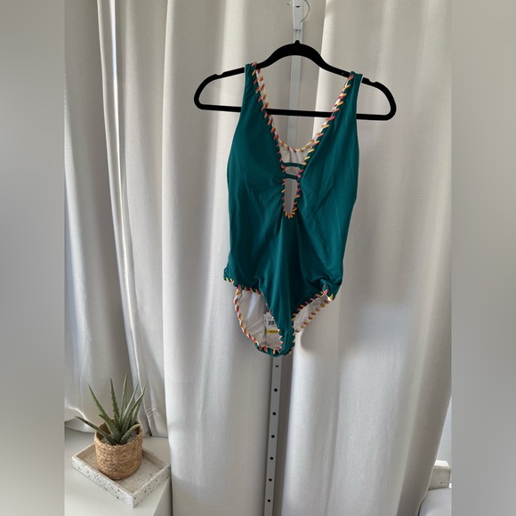 BECCA Sz S & M reversible stitch plunge 1 piece NO OFFERS CONSIDERED - Picture 4 of 11